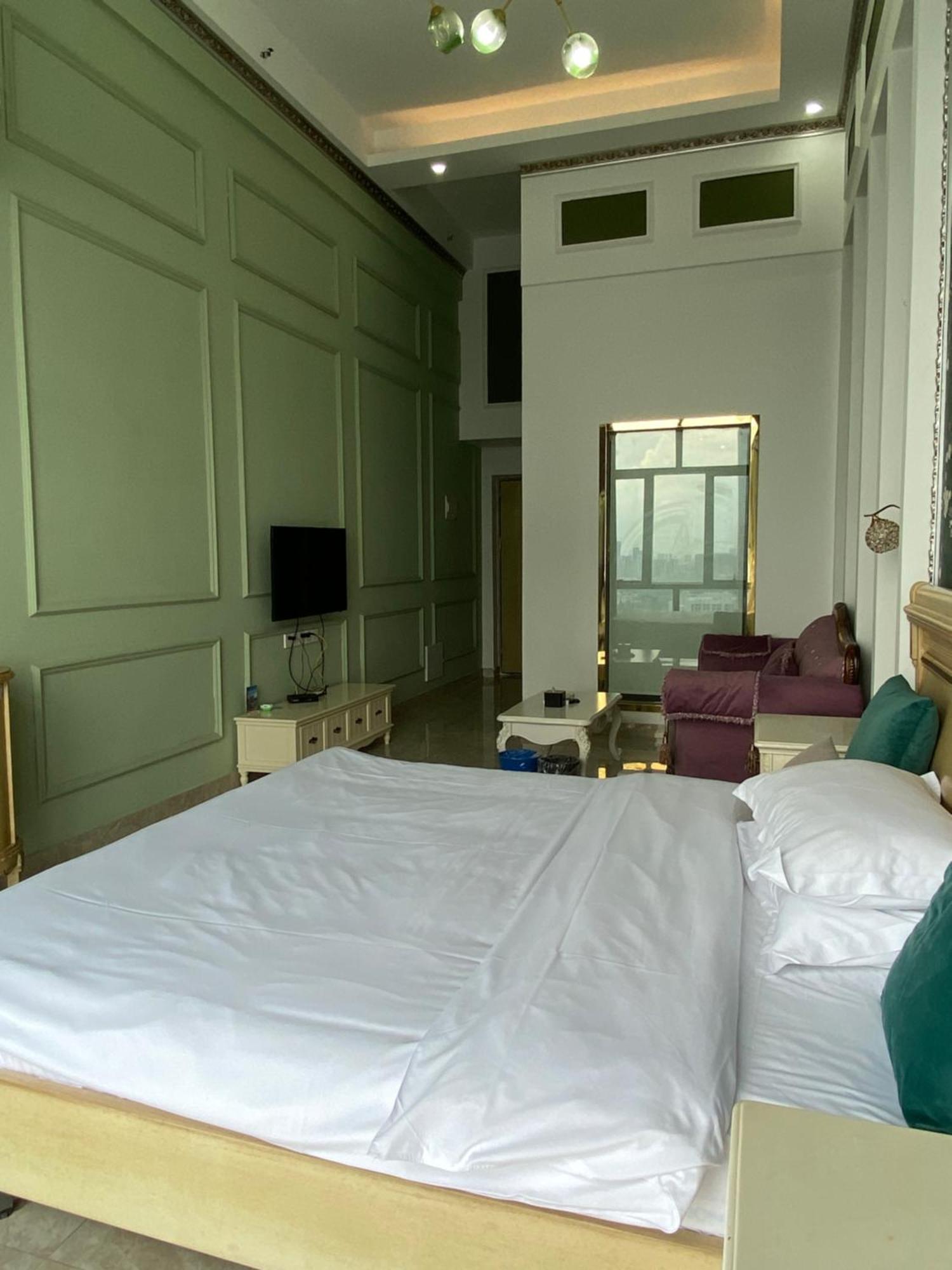 April Fair Duplex Apartment Guangzhou South Railway Station Ao Yuan Yue Shi Dai Branch Exterior foto